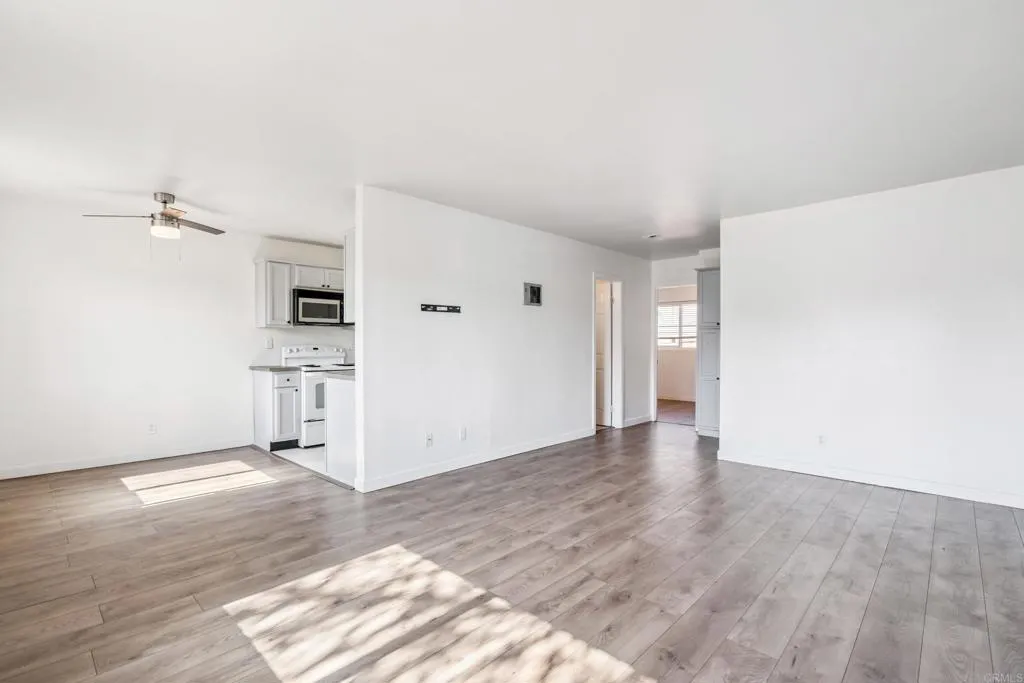 Photo #2: PTP2507436 Listing 