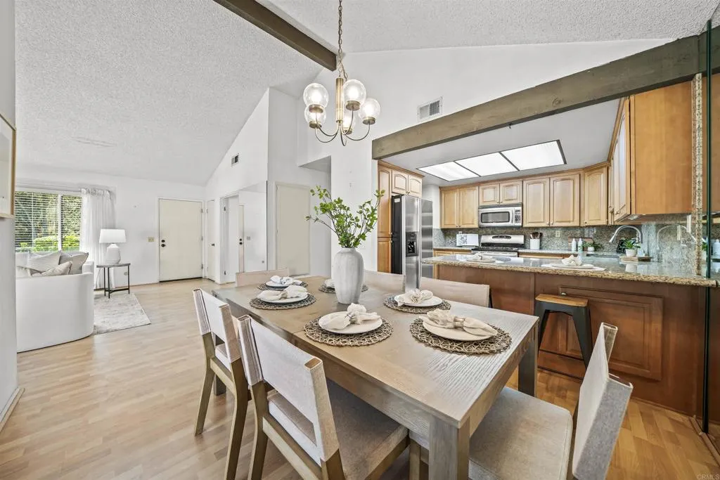https://cdn.realtyfeed.com/cdn/127/306555263/66e5a6eefe49761602898864c9393e02.webp