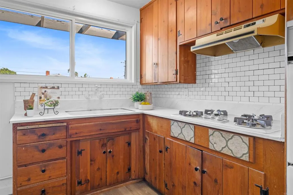 https://cdn.realtyfeed.com/cdn/127/306555315/36e06acb272d7dde58f7434f5872d4d3.webp