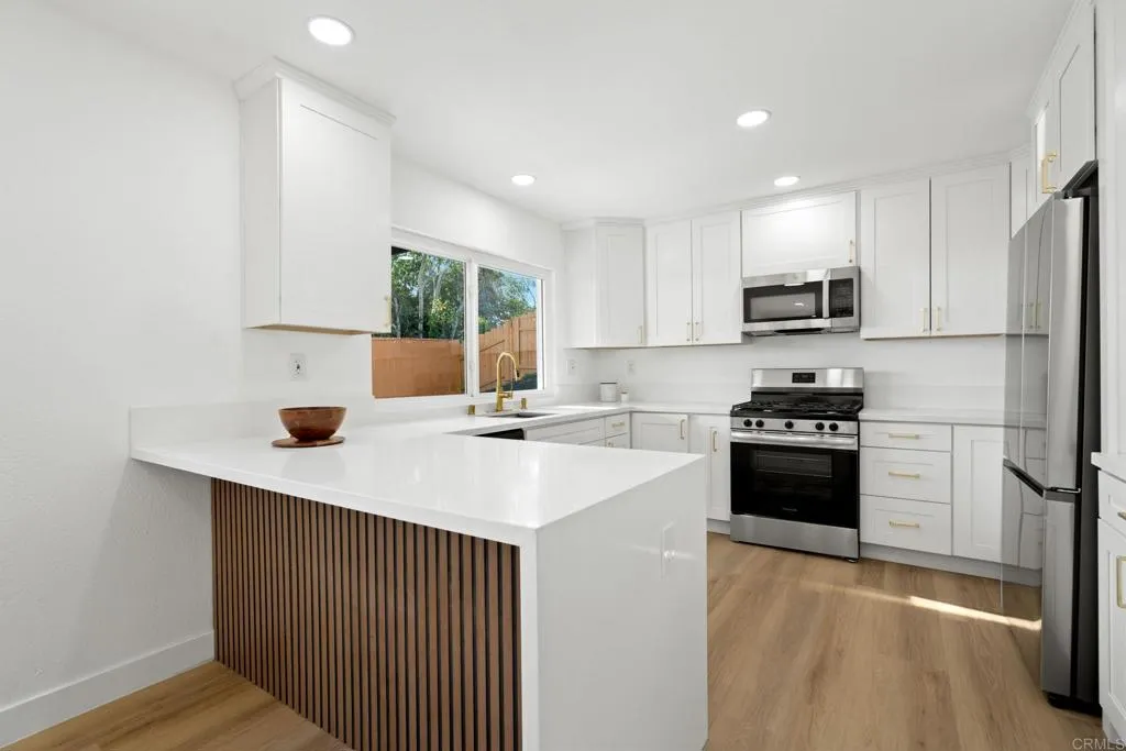 https://cdn.realtyfeed.com/cdn/127/306555342/686b0650cb798fe3d41a664dfc8c23a6.webp