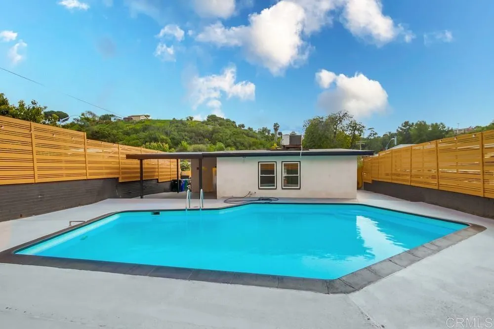 https://cdn.realtyfeed.com/cdn/127/306555344/f6e0533a3e05eb42de1e04919bf8cbba.webp