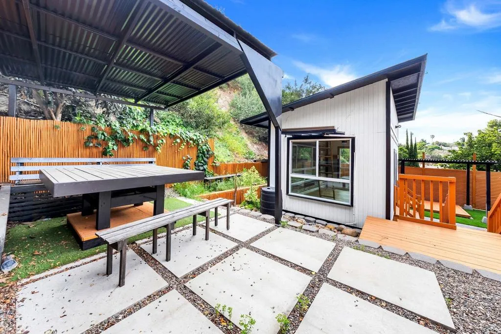 https://cdn.realtyfeed.com/cdn/127/306555346/a5d230e81c9d87388ae4342ec04a4b32.webp