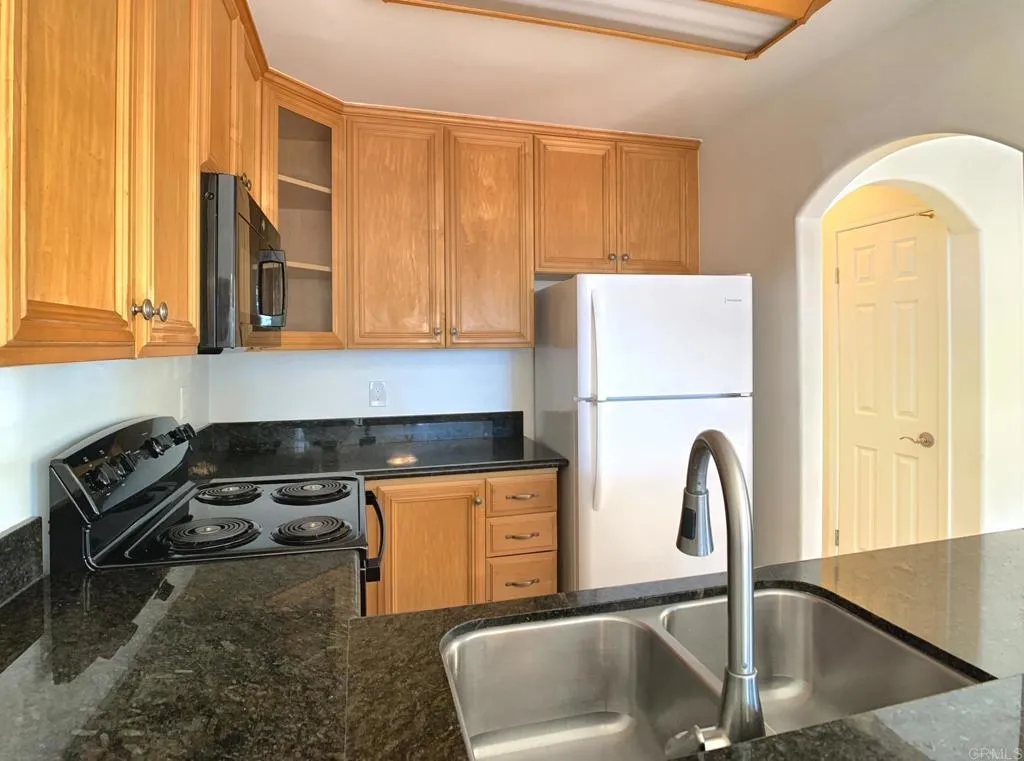 https://cdn.realtyfeed.com/cdn/127/306555476/04f1f91421daf50e97f2403150da1cb0.webp
