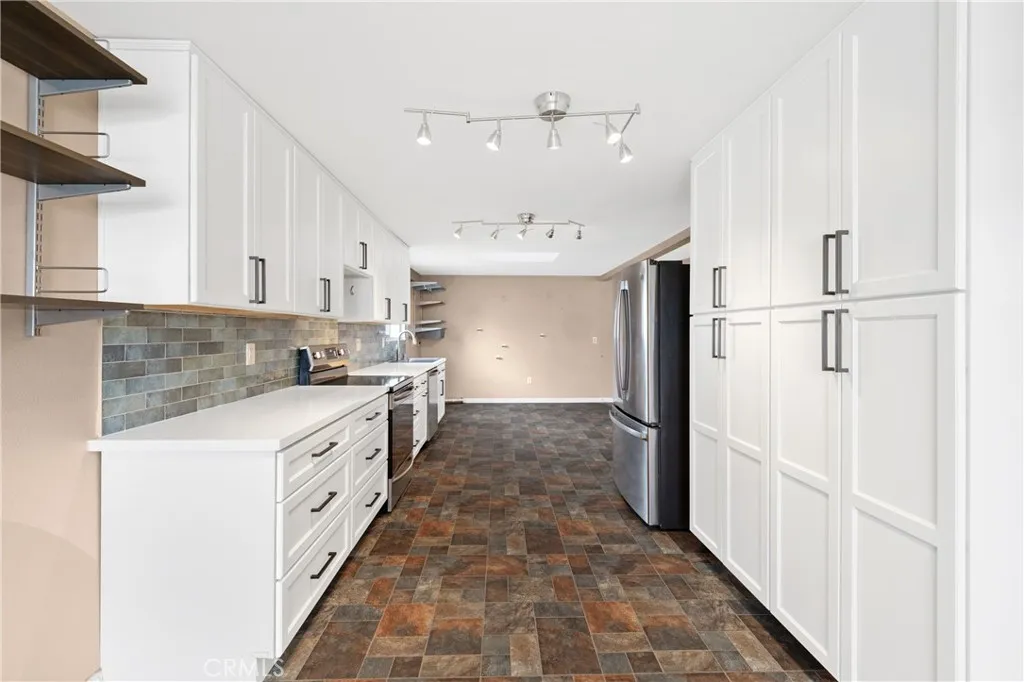 https://cdn.realtyfeed.com/cdn/127/306555509/08ef49c2f7f89e0dd56eb0c7017c5de4.webp