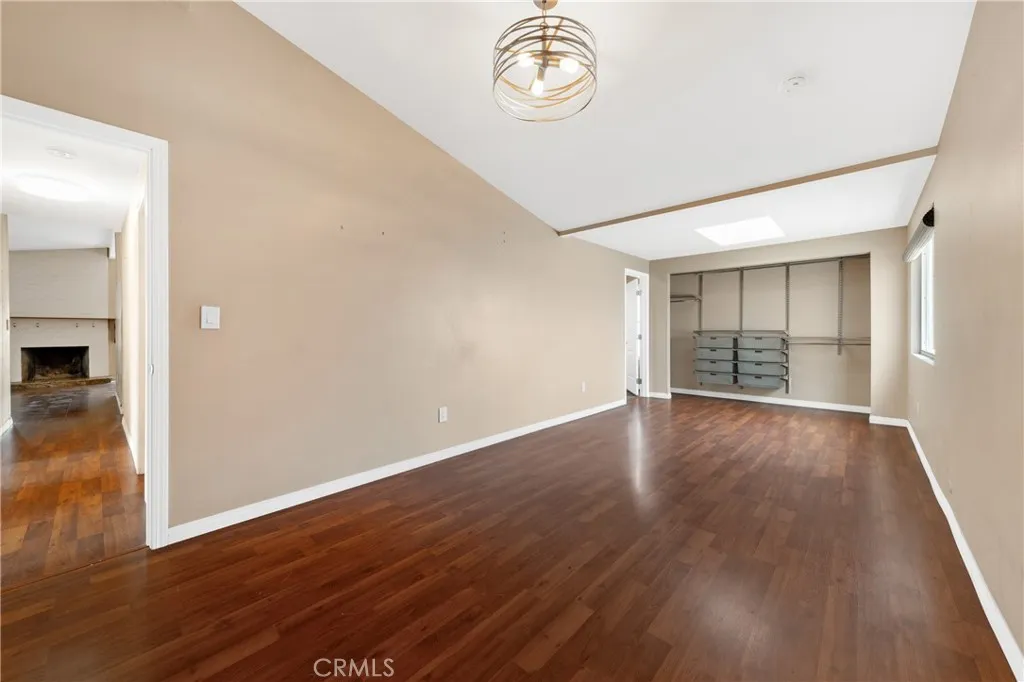 https://cdn.realtyfeed.com/cdn/127/306555509/5f8ed4fe99d134316e23cb764b44ad3f.webp