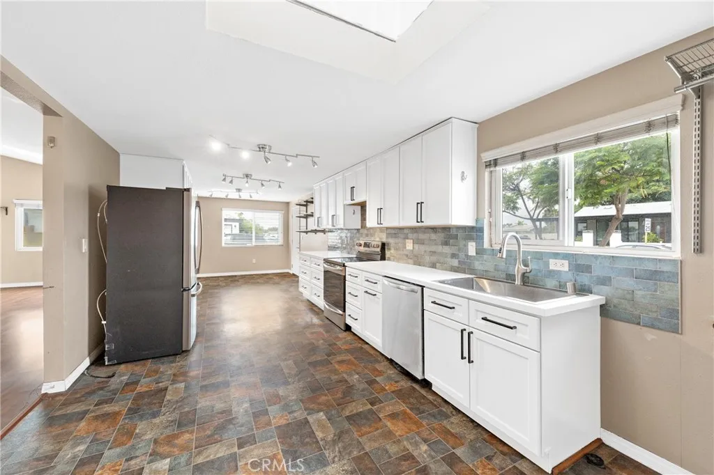 https://cdn.realtyfeed.com/cdn/127/306555509/c5a5578e054d94d5ea99353a425b132f.webp