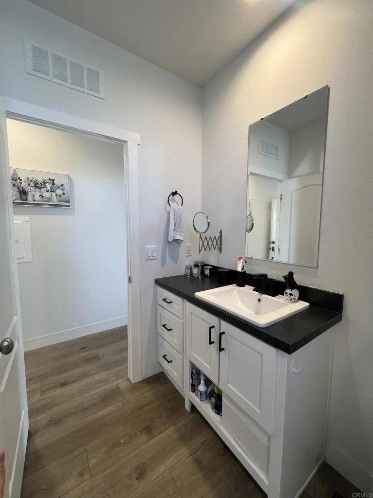 https://cdn.realtyfeed.com/cdn/127/306555585/b30468a08a3eac80e3f7bb040ccd209f.webp