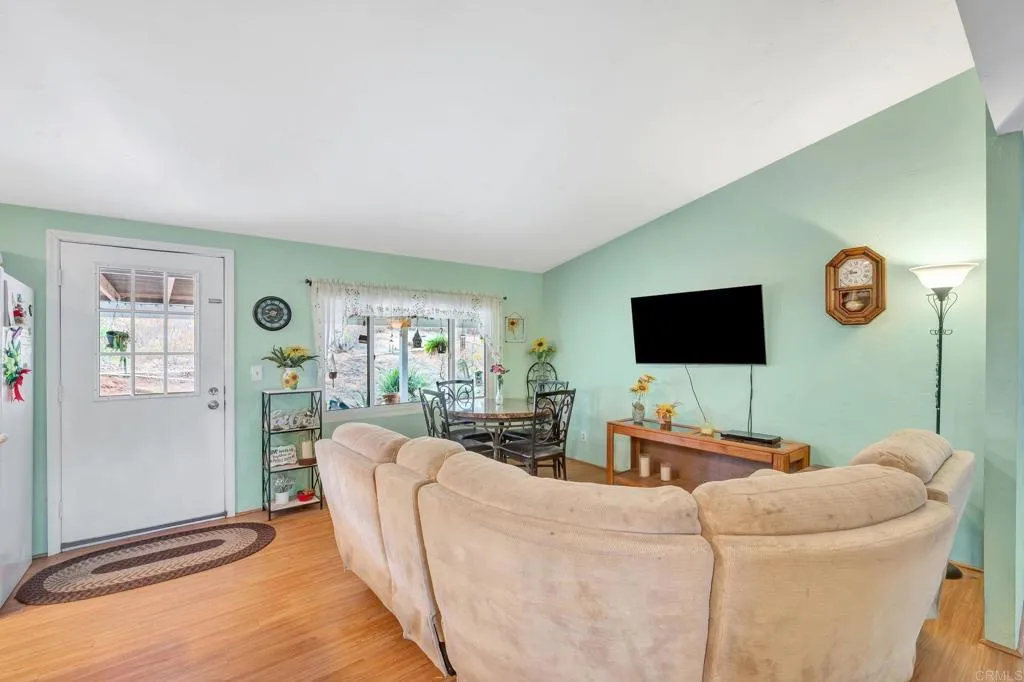https://cdn.realtyfeed.com/cdn/127/306555604/64a5934d7e2978022bff47a6edfdc5f8.webp