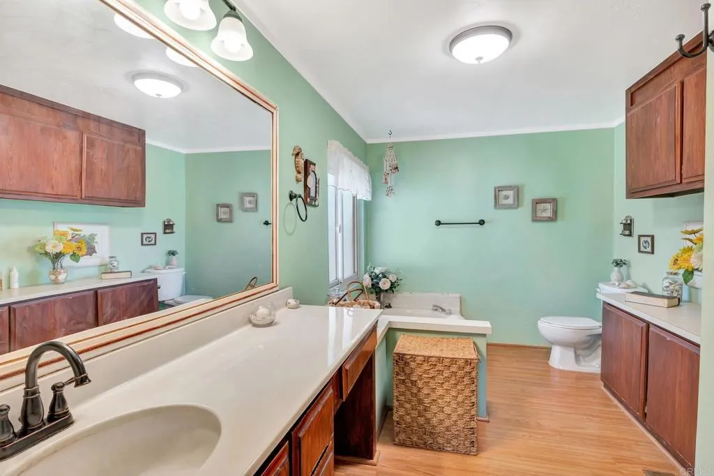 https://cdn.realtyfeed.com/cdn/127/306555604/b3d258a3826bbb22db03cd354109917f.webp