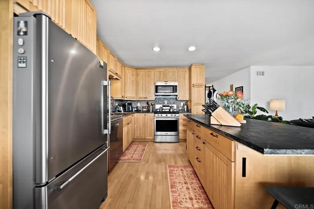 https://cdn.realtyfeed.com/cdn/127/306555623/062c67783b9d0fd7f2cb5451a32c9dc1.webp
