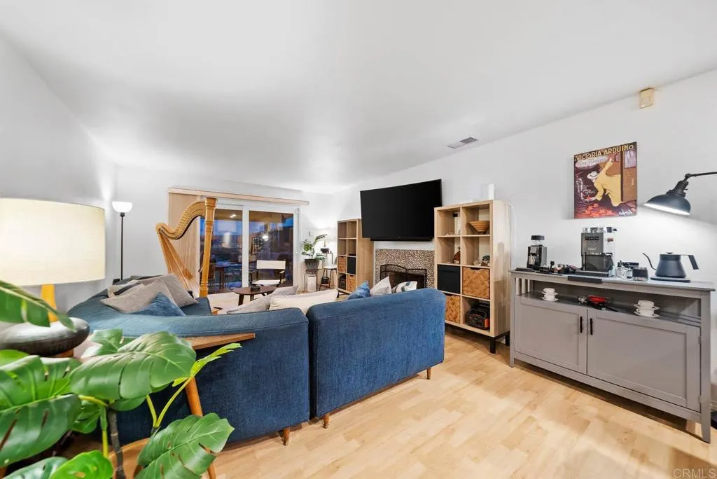 https://cdn.realtyfeed.com/cdn/127/306555623/2109641a97e5b3b2ef231b2ee436fd1a.webp