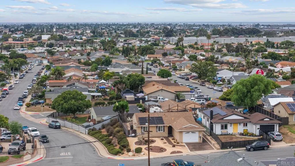 https://cdn.realtyfeed.com/cdn/127/306555623/ac6c211f973f5d82de3062e00c5ddd71.webp