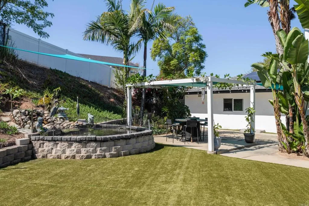 https://cdn.realtyfeed.com/cdn/127/306555626/2bb0e7653b972736ea1416a092ec9696.webp