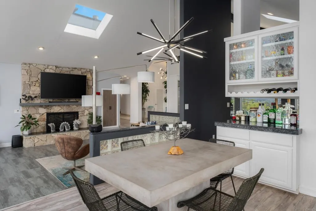 https://cdn.realtyfeed.com/cdn/127/306555626/2ed4835facaf2eac0a65f4606a4d4aaf.webp