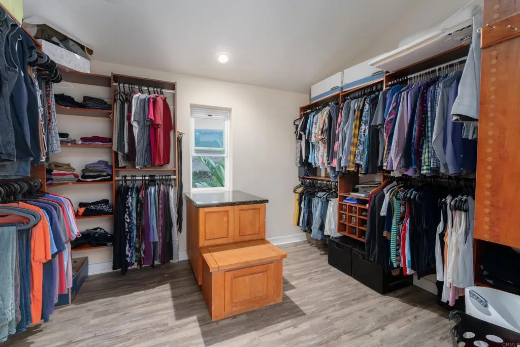 https://cdn.realtyfeed.com/cdn/127/306555626/8f28cff4739b43f17e4956110852d4d1.webp