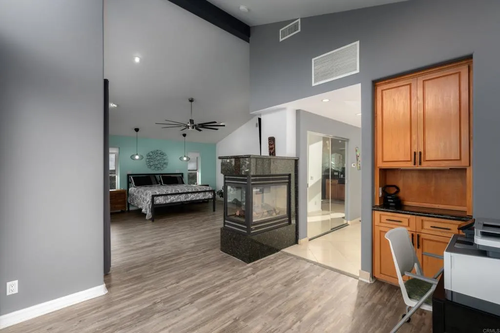 https://cdn.realtyfeed.com/cdn/127/306555626/c29b9a2ad508bd789a53fb39d135e4f7.webp