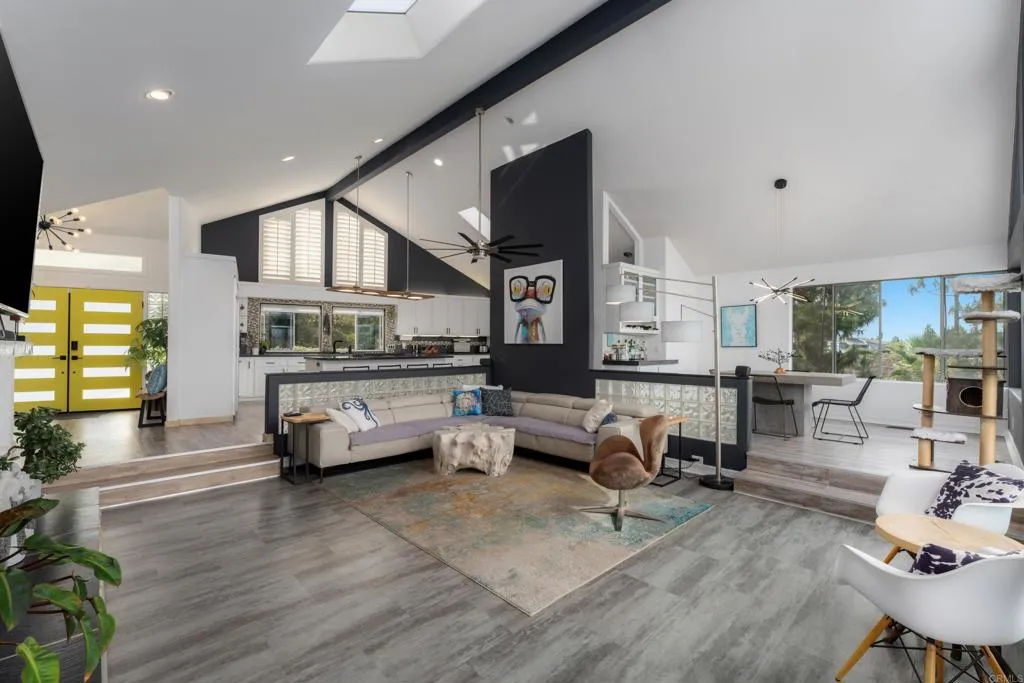 https://cdn.realtyfeed.com/cdn/127/306555626/e9b7f888313d438899011d8e9aa3ee8d.webp