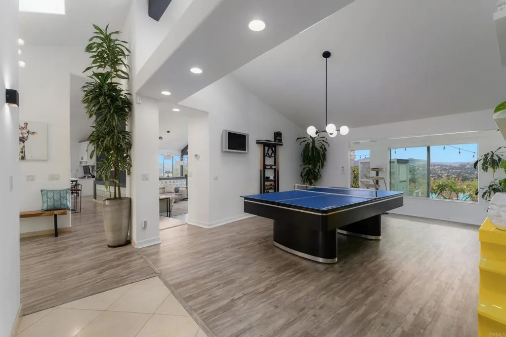 https://cdn.realtyfeed.com/cdn/127/306555626/f511cb7e03e38c503d8fea0bc5cbddcd.webp