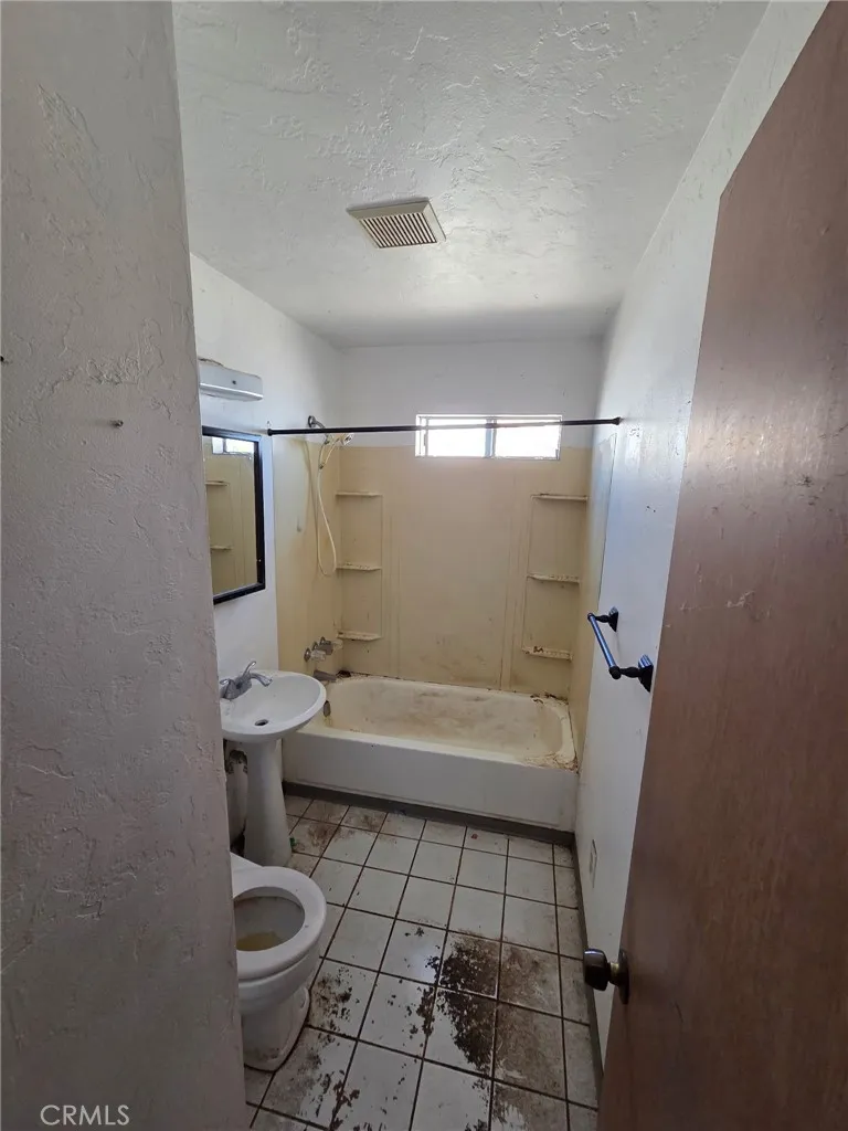 https://cdn.realtyfeed.com/cdn/127/306555647/af586487703f007c27cff99f8cb81a1b.webp