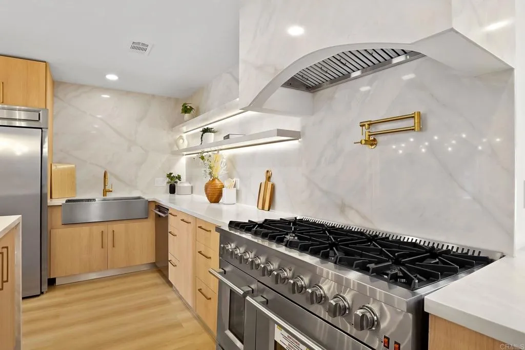 https://cdn.realtyfeed.com/cdn/127/306555670/1b75beb44a28d346c65a928e7605da57.webp