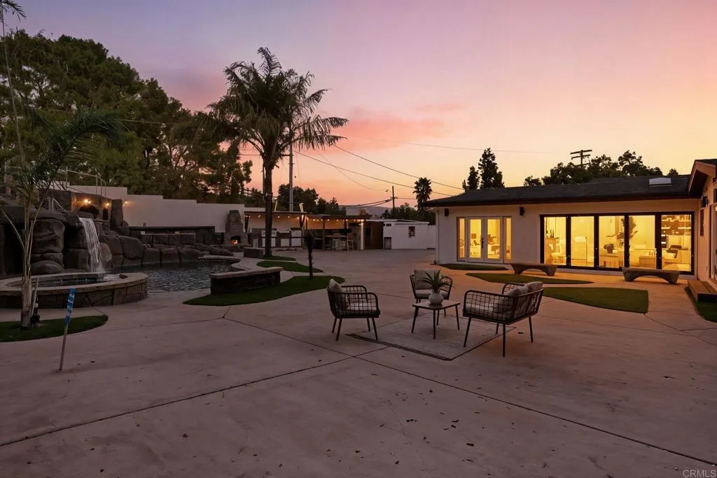 https://cdn.realtyfeed.com/cdn/127/306555670/519aa7ba9074e750780e97a52ad9532b.webp