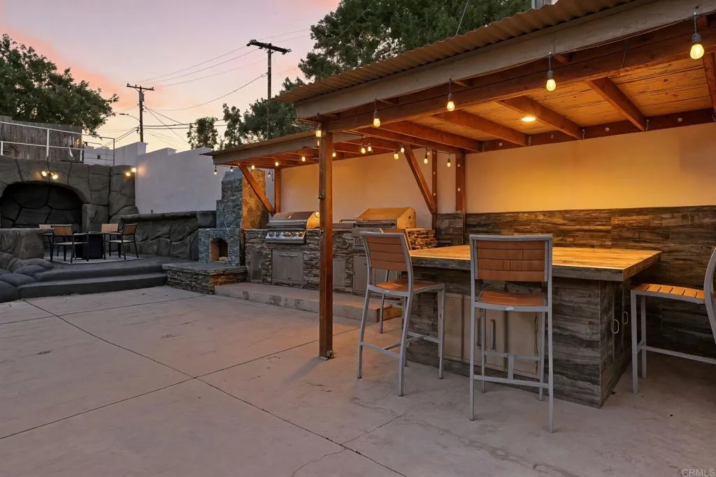 https://cdn.realtyfeed.com/cdn/127/306555670/7ce4d026cfe3a6c9c36b1732b81b130a.webp