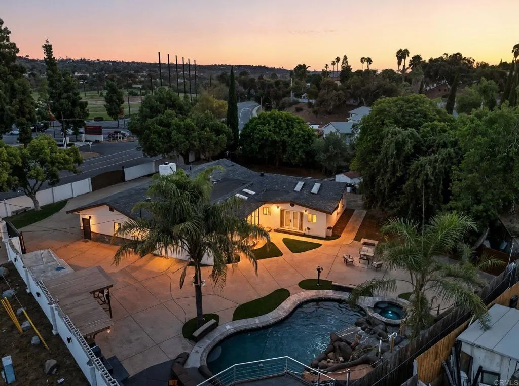 https://cdn.realtyfeed.com/cdn/127/306555670/a58aee789faf2e7a61105327b7761ef6.webp