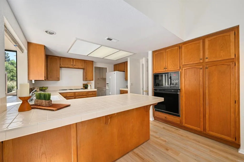 https://cdn.realtyfeed.com/cdn/127/306555745/42ed1d1fcc6d8775c6c5a56acb57a79e.webp