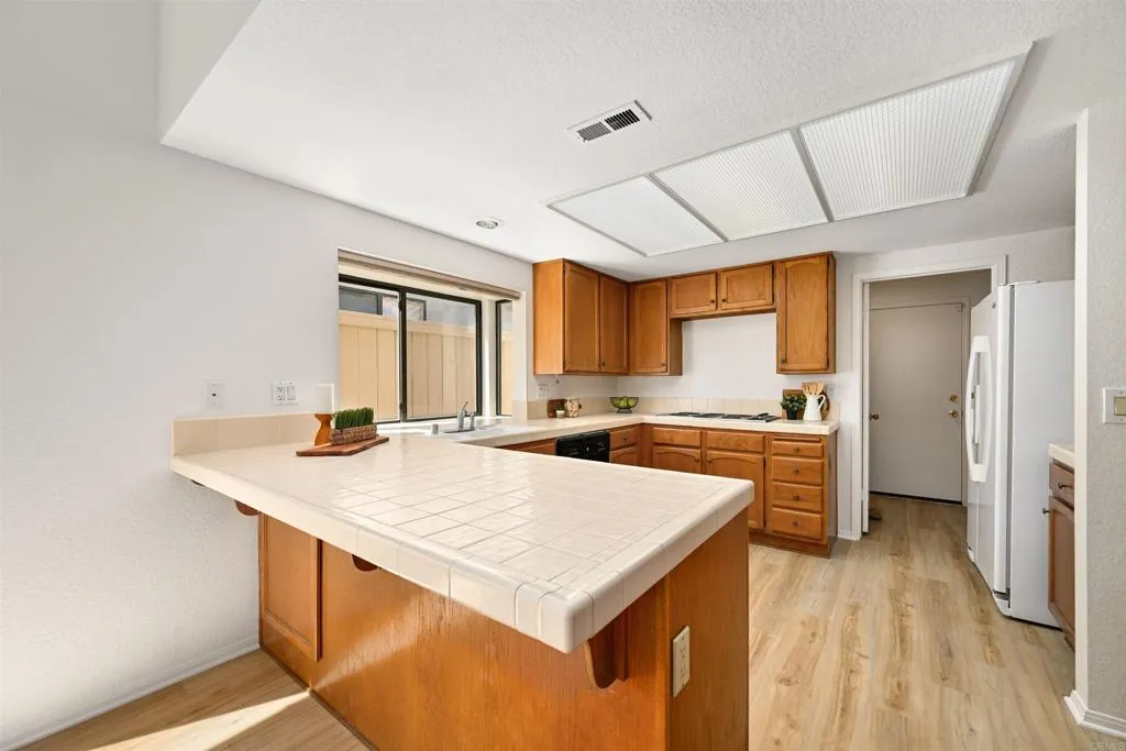 https://cdn.realtyfeed.com/cdn/127/306555745/bdac06262538b36c13d564e81c70f74c.webp