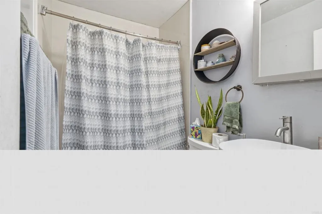 https://cdn.realtyfeed.com/cdn/127/306555771/3c51b2511493ef648127f57ee4da0ff1.webp