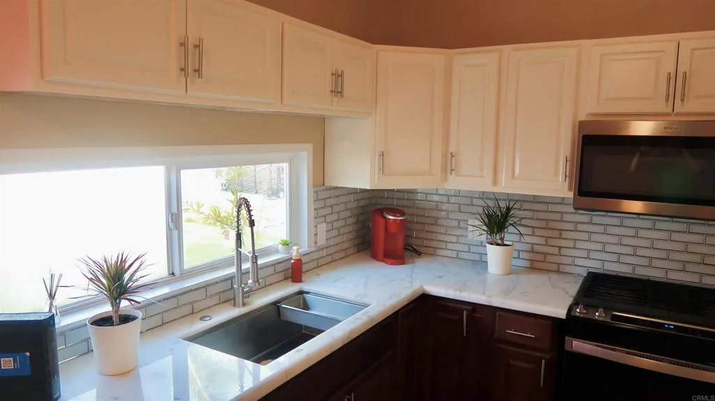 https://cdn.realtyfeed.com/cdn/127/306555771/7c7aee14bc98d1d68664aa24c6e6289a.webp