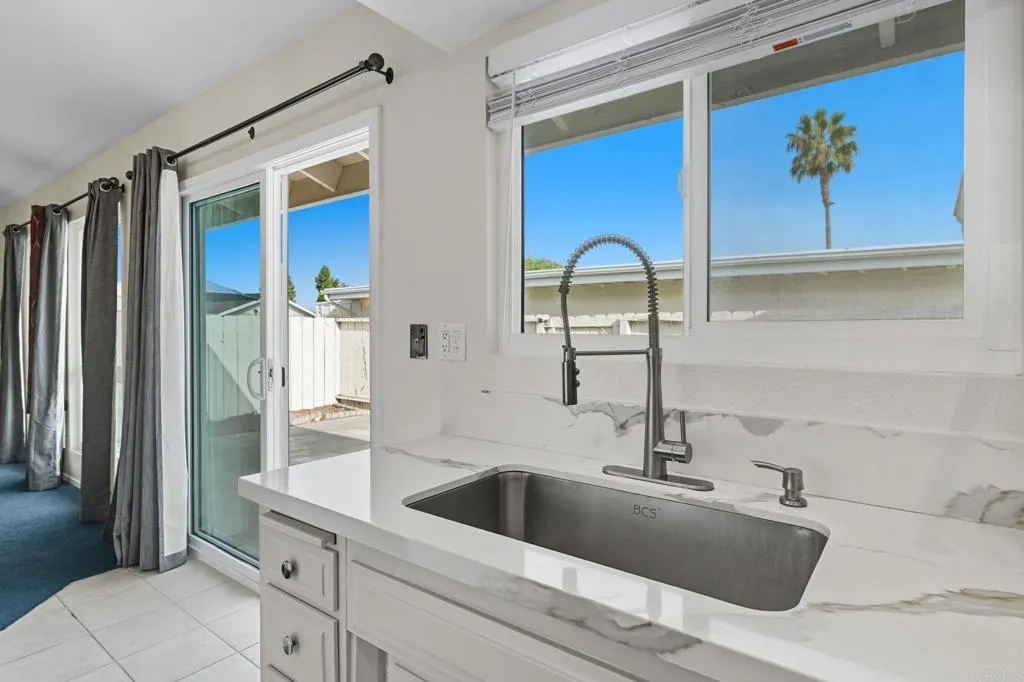 https://cdn.realtyfeed.com/cdn/127/306555772/38005966b9b88a9a5aa72b40ad188907.webp