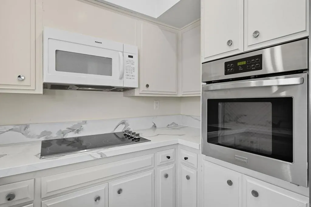 https://cdn.realtyfeed.com/cdn/127/306555772/4aebc0a22c6756805a586f61f38c9345.webp