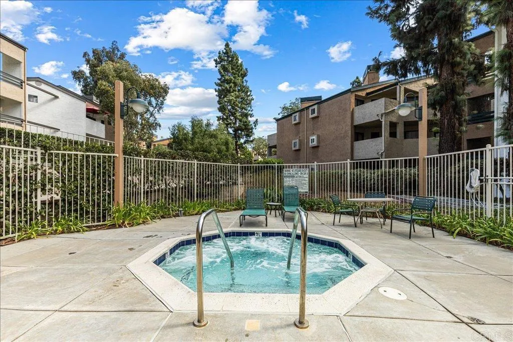 https://cdn.realtyfeed.com/cdn/127/306555782/1eae5ccb8c5ca15e36afe7400a4b9246.webp