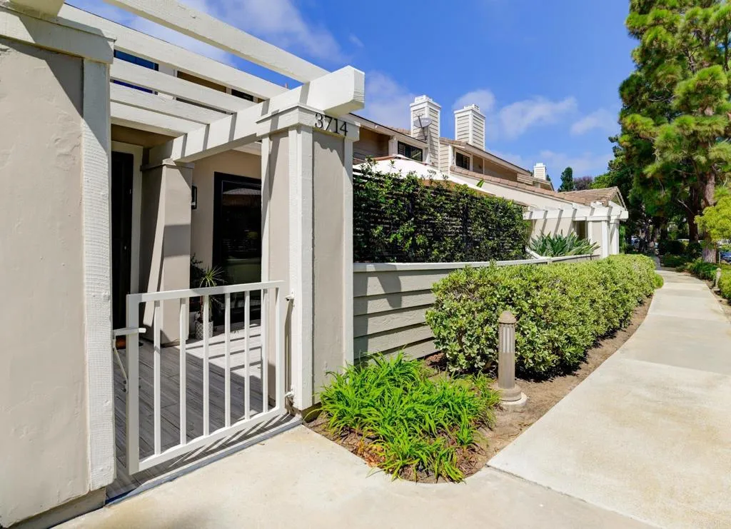 https://cdn.realtyfeed.com/cdn/127/306555786/364afe00681acc017d2de3c8085cb08c.webp