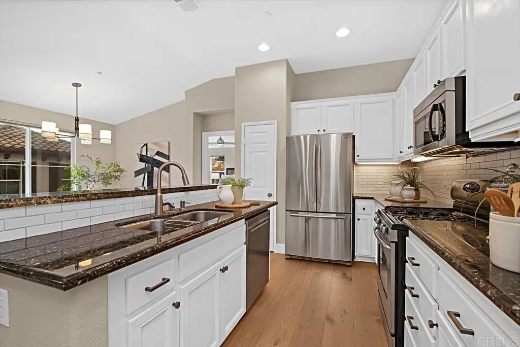 https://cdn.realtyfeed.com/cdn/127/306555788/70f97f231d32aafa6787c89d523fd605.webp