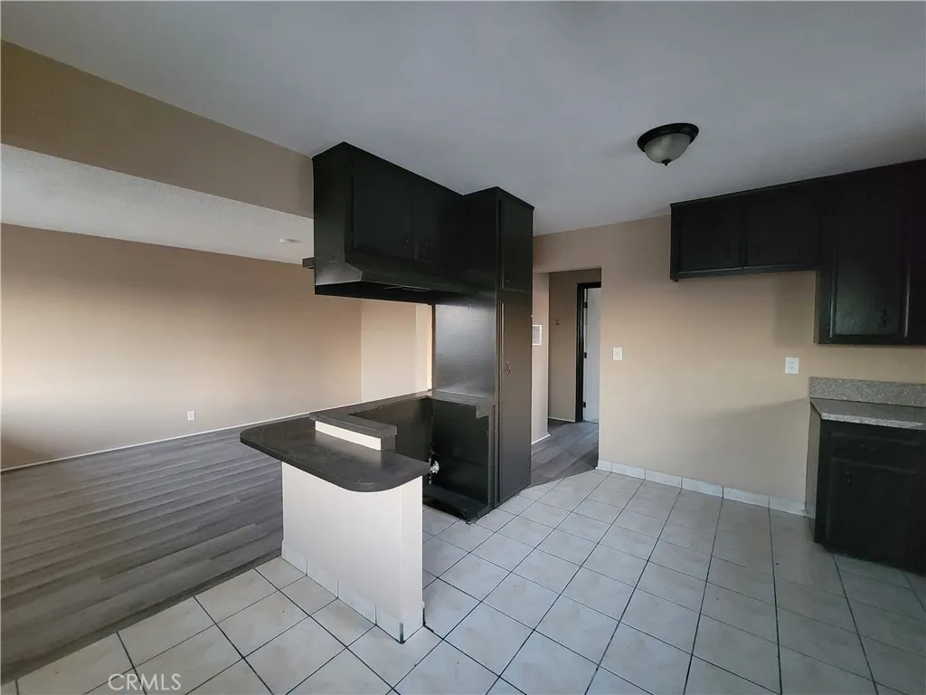 2352 Lewis Avenue Unit 6, Signal Hill, CA 90755 - Photo 3 of 7, Signal Hill, CA
