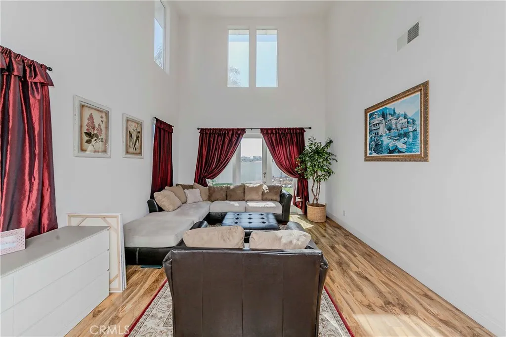 https://cdn.realtyfeed.com/cdn/127/306555846/1078ac456e9608526b09a4b429b01a20.webp