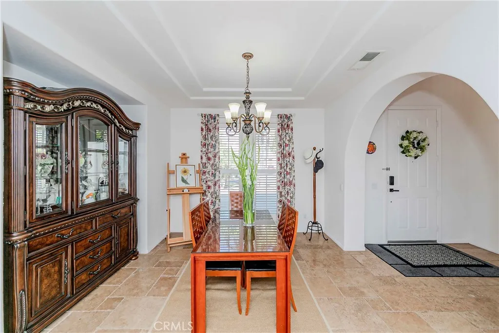 https://cdn.realtyfeed.com/cdn/127/306555846/40eac036ed8d720d970b80a023cfa2f0.webp
