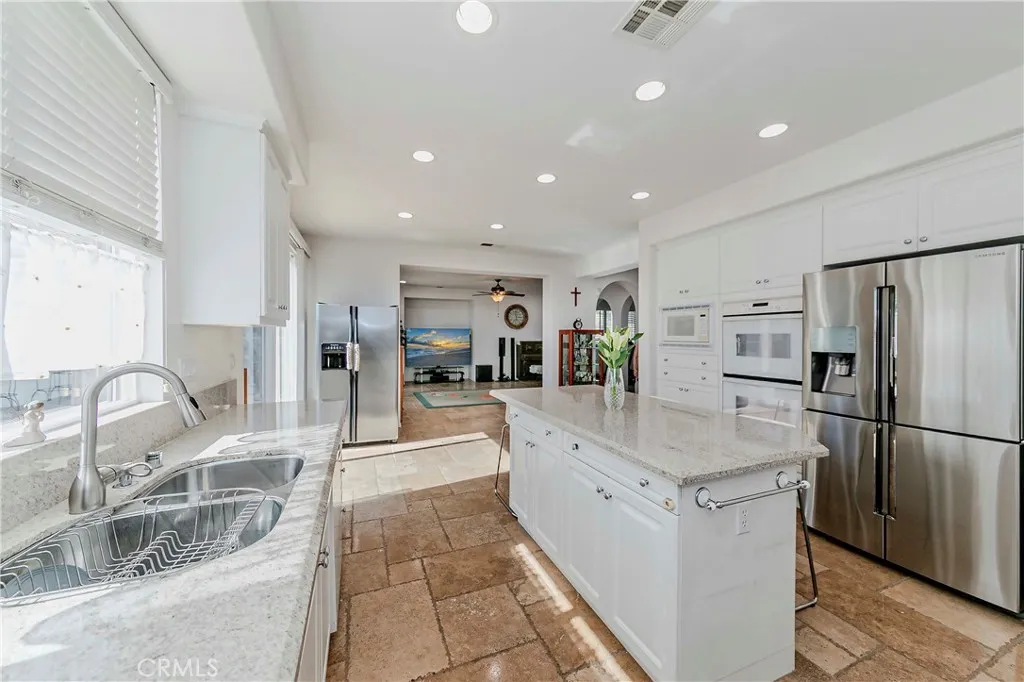 https://cdn.realtyfeed.com/cdn/127/306555846/9d2651bebc26c4a5ab890bb698baa76d.webp
