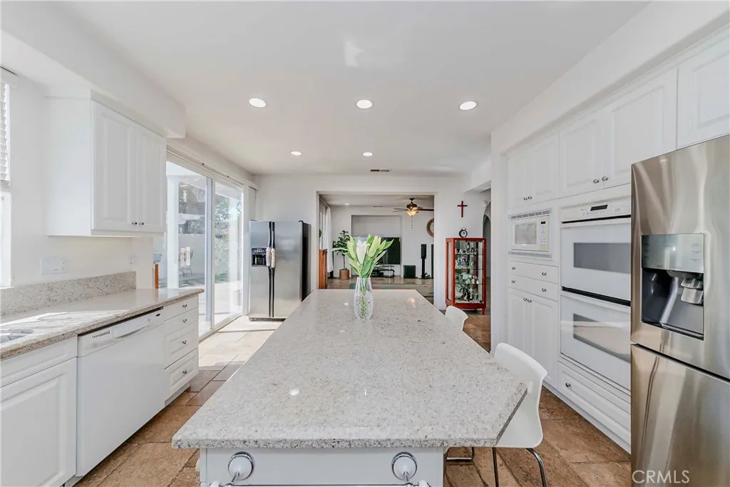 https://cdn.realtyfeed.com/cdn/127/306555846/bc7699b3239bf750ce9163754784a19a.webp