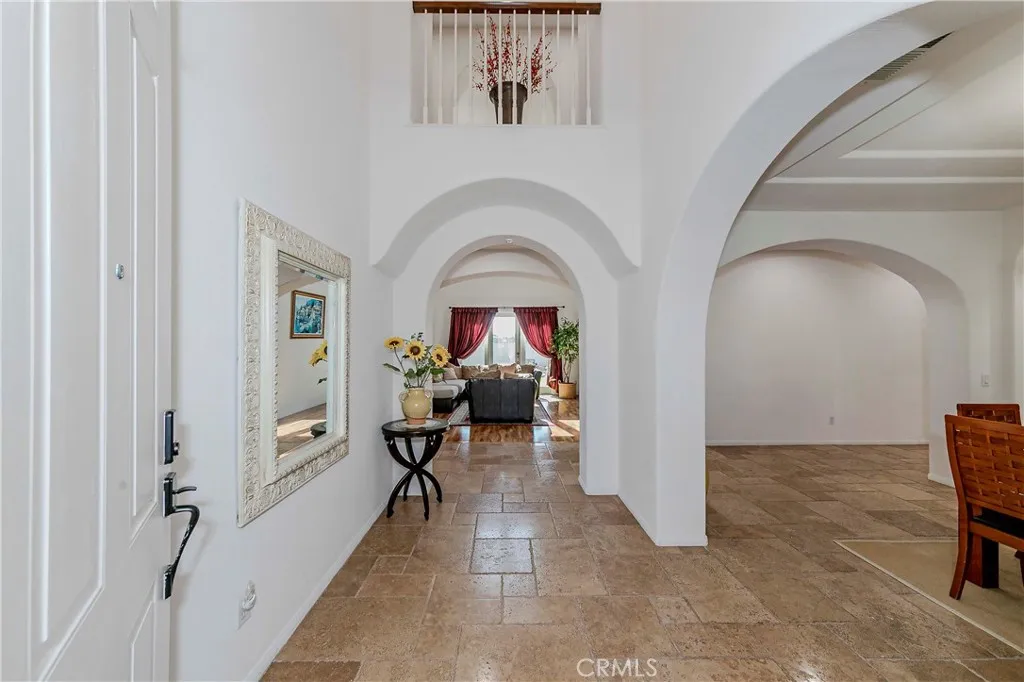 https://cdn.realtyfeed.com/cdn/127/306555846/cda8c730ea283e8f7cdfdce916290ac2.webp