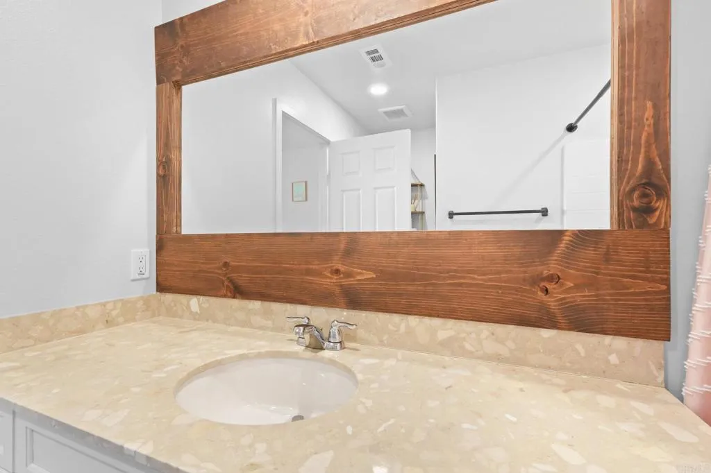 https://cdn.realtyfeed.com/cdn/127/306555863/6c93ad30ab247e25dcc02a10673f6c94.webp