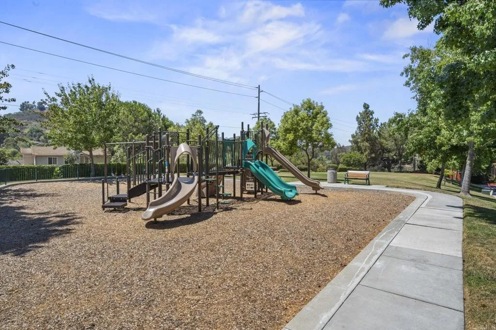 https://cdn.realtyfeed.com/cdn/127/306555871/8b77b9c2bcadcc637e27cca647a96d9f.webp