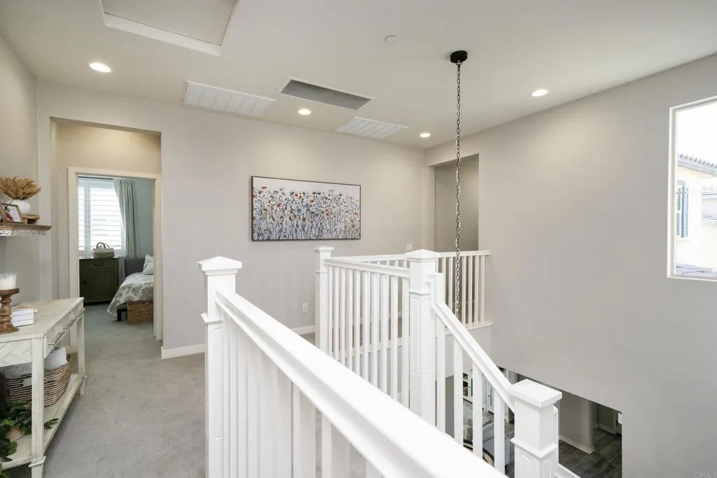 https://cdn.realtyfeed.com/cdn/127/306555917/28b8df037d4343f4dab97ed78dd76ac6.webp