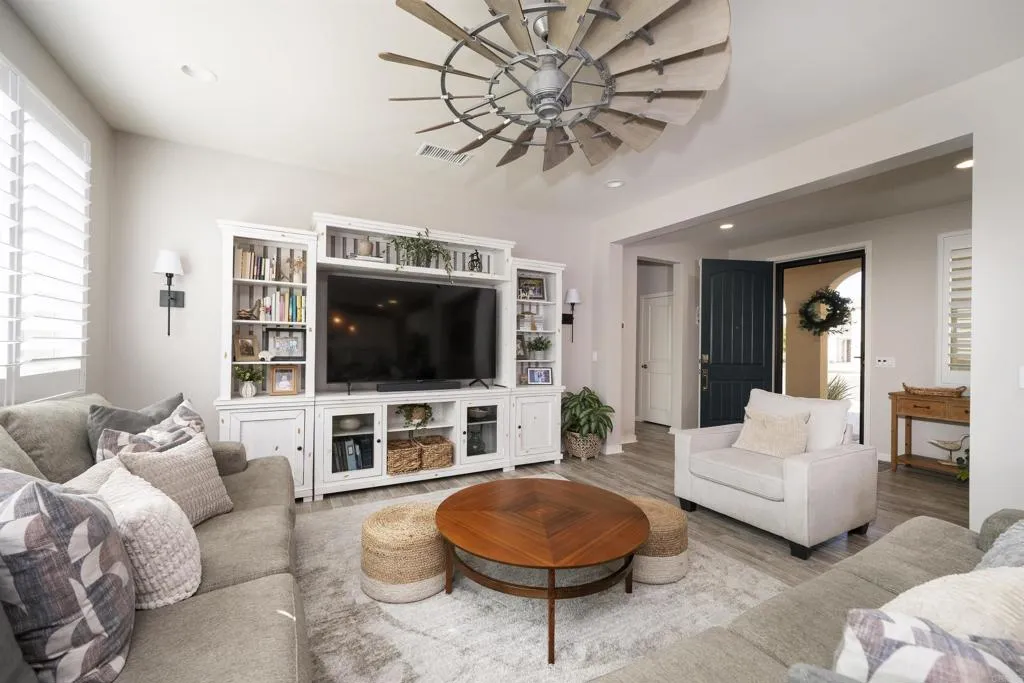 https://cdn.realtyfeed.com/cdn/127/306555917/601291581ab2b4640e72fb9164c2f858.webp