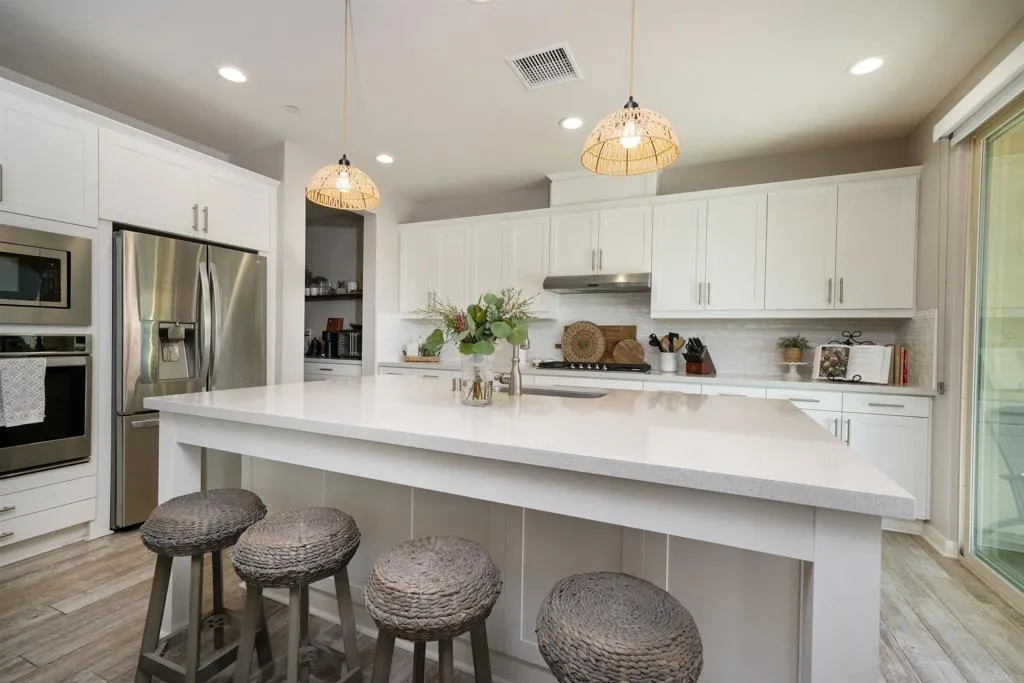 https://cdn.realtyfeed.com/cdn/127/306555917/97917c1ad2bf4e93c50ef57b16afad1f.webp