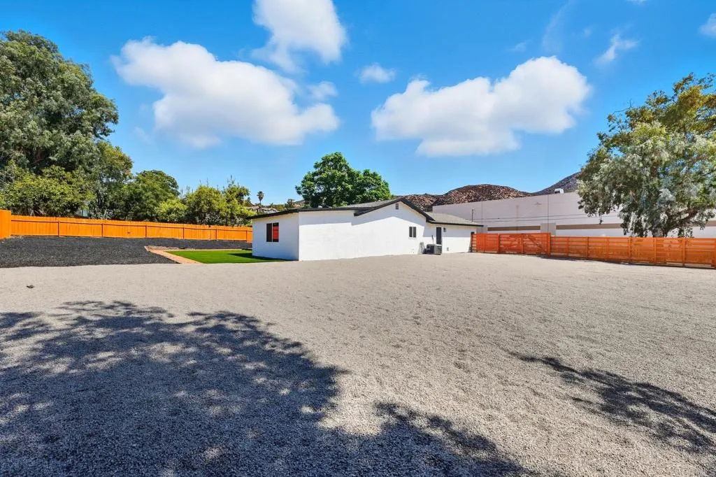 https://cdn.realtyfeed.com/cdn/127/306555925/31b9f1ce41eaff8119896e45116edcdf.webp