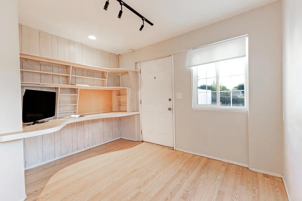 https://cdn.realtyfeed.com/cdn/127/306555929/1c05786de314c872019fd778b7a9f28b.webp