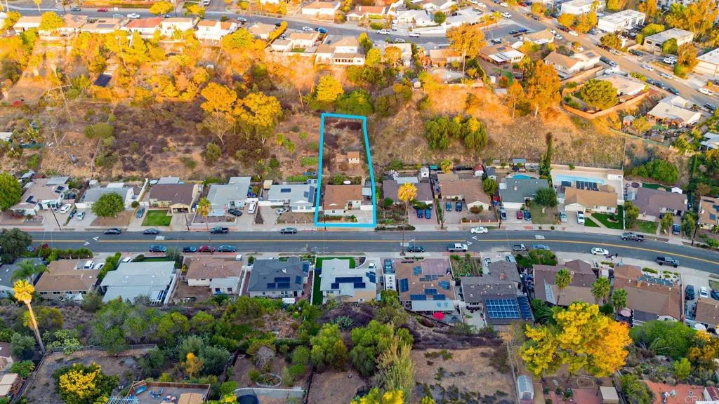 https://cdn.realtyfeed.com/cdn/127/306555929/2feb3cafb969d3902697d81f9f0784a0.webp